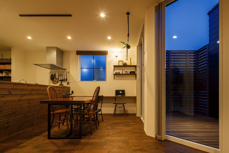 守られた解放感の家